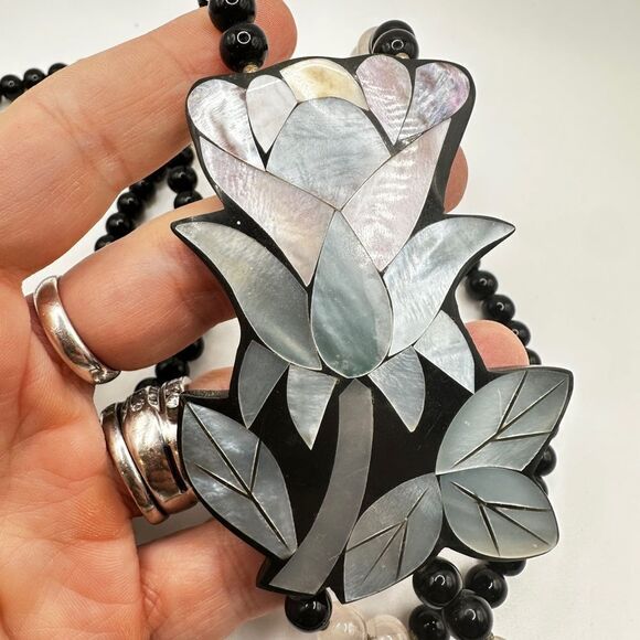 Vintage Signed Lee Sands Mother of Pearl Inlay, Rose Quartz, Lucite necklace! - Picture 8 of 15
